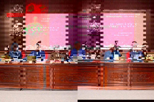 Lấy Nhân dân làm trung tâm để phục vụ