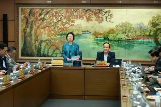 Quốc hội thảo luận về dự án Luật sửa đổi, bổ sung một số điều của Luật Thống kê, Luật Giá và dự án Luật Thương mại điện tử