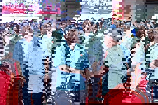 Tổng Bí thư Tô Lâm tiếp xúc cử tri tại trụ sở xã Quang Minh