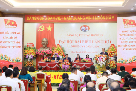 Chủ tịch HĐND Thành phố Nguyễn Ngọc Tuấn dự chỉ đạo Đại hội Đảng bộ phường Hồng Hà