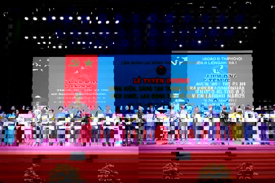 Tuyên dương “Sáng kiến, sáng tạo trong công nhân, viên chức, lao động Thủ đô”