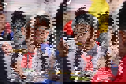 Triển khai công tác tổ chức bữa ăn bán trú tại các trường công lập trên địa bàn Thành phố 