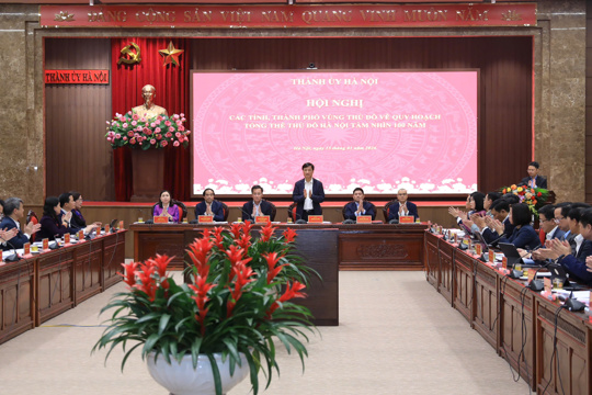 Ban Thường vụ Thành ủy Hà Nội làm việc với các tỉnh, thành phố Vùng Thủ đô về Quy hoạch tổng thể Thủ đô Hà Nội tầm nhìn 100 năm.
