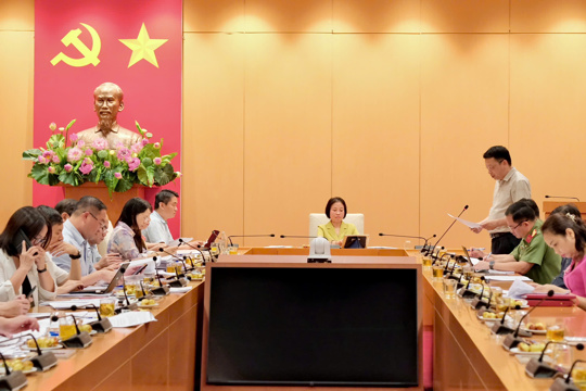 Ban Pháp chế họp thẩm tra các nội dung trình tại kỳ họp 26 HĐND Thành phố