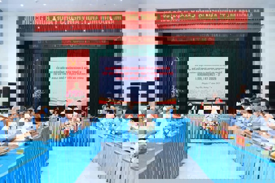 Chủ tịch HĐND Thành phố Nguyễn Ngọc Tuấn tiếp xúc cử tri tại phường Hồng Hà