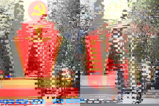 Công bố toàn văn dự thảo Báo cáo chính trị Đại hội đại biểu lần thứ XVIII Đảng bộ thành phố Hà Nội để lấy ý kiến đóng góp