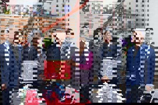 Chủ tịch HĐND thành phố Hà Nội Phùng Thị Hồng Hà thăm, chúc Tết gia đình chính sách tại Ứng Hòa