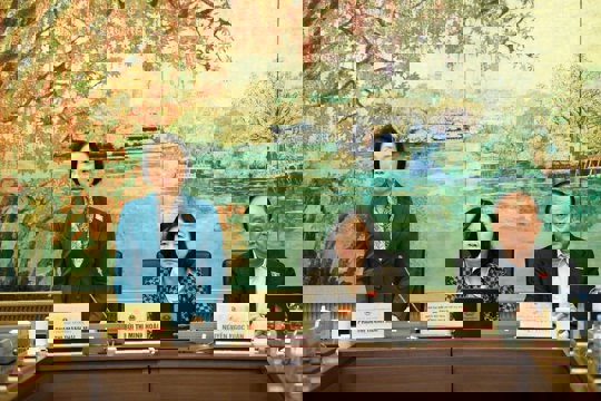 Quốc hội thảo luận về Dự án Luật Báo chí (sửa đổi) và Luật Dân số