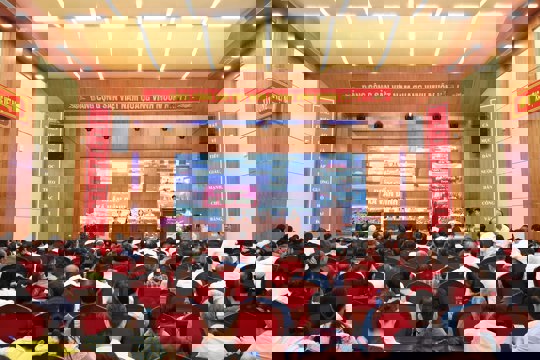 Ứng cử viên đại biểu Quốc hội khóa XVI - đơn vị bầu cử số 8 thành phố Hà Nội tiếp xúc cử tri 11 xã