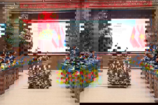 Thủ đô Hà Nội không ngừng đóng góp tích cực vào việc vun đắp, phát triển mối quan hệ đặc biệt Việt Nam - Lào