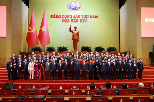 Phiên trù bị Đại hội đại biểu toàn quốc lần thứ XIV của Đảng: Thông qua Quy chế làm việc, Chương trình làm việc, Quy chế bầu cử và bầu Đoàn Chủ tịch