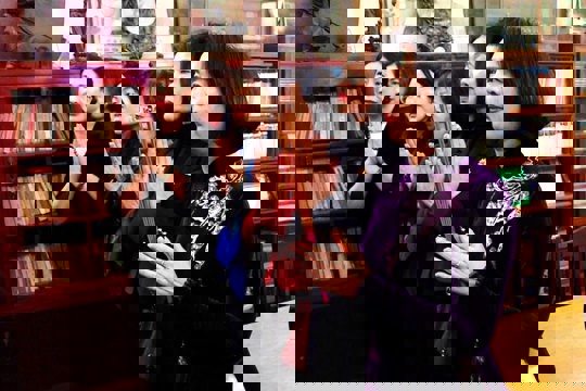 Đồng chí Phùng Thị Hồng Hà thăm, chúc Tết gia đình cố Tổng Bí thư Lê Duẩn 