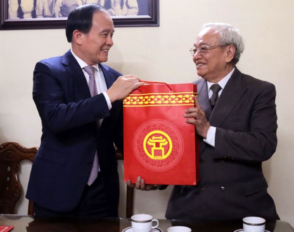 Hà Nội: Tri ân những cá nhân tiêu biểu trong Chiến thắng “Hà Nội - Điện Biên Phủ trên không”