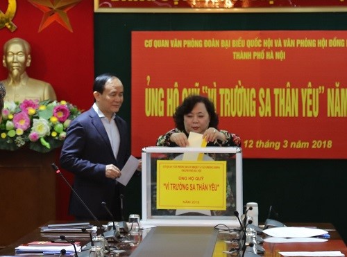 Cơ quan Văn phòng Đoàn ĐBQH và Văn phòng HĐND TP ủng hộ Quỹ “Vì Trường Sa thân yêu”