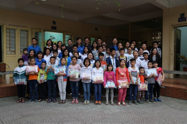 Chi đoàn thanh niên cơ quan VP Đoàn ĐBQH và VP HĐND TP thiện nguyện tại Nhà nuôi dưỡng trẻ em hữu nghị Đống Đa 