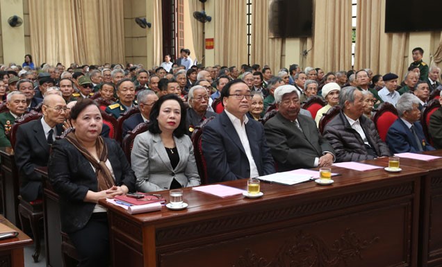 Chủ tịch HĐND TP dự buổi làm việc của lãnh đạo Thành phố gặp mặt chiến sĩ cách mạng bị địch bắt tù đày ở trại giam Phú Quốc