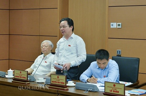 Thảo luận tổ về dự án Luật sửa đổi bổ sung một số điều của Luật Giáo dục và Luật Giáo dục đại học 