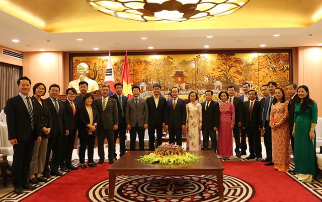 Phó Chủ tịch Thường trực HĐND TP Nguyễn Ngọc Tuấn tiếp Ủy viên Hội đồng thành phố Seoul