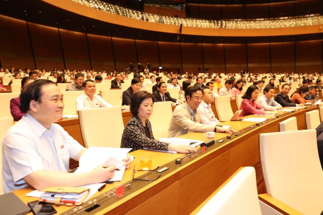 Quốc hội thông qua Luật sửa đổi, bổ sung một số điều của Luật Giáo dục đại học. 