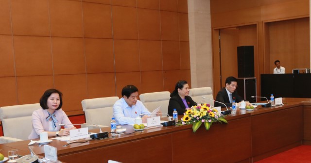 Lãnh đạo Đoàn Đại biểu Quốc hội thành phố Hà Nội buổi gặp mặt giữa Lãnh đạo Quốc hội với Đoàn đại biểu có uy tín tiêu biểu trong đồng bào dân tộc TP Hà Nội