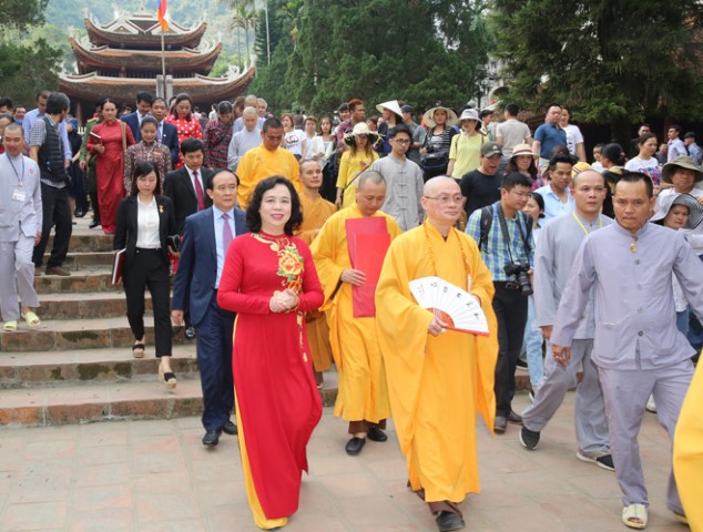 Phó Chủ tịch Thường trực HĐND TP dự khai hội Chùa Hương