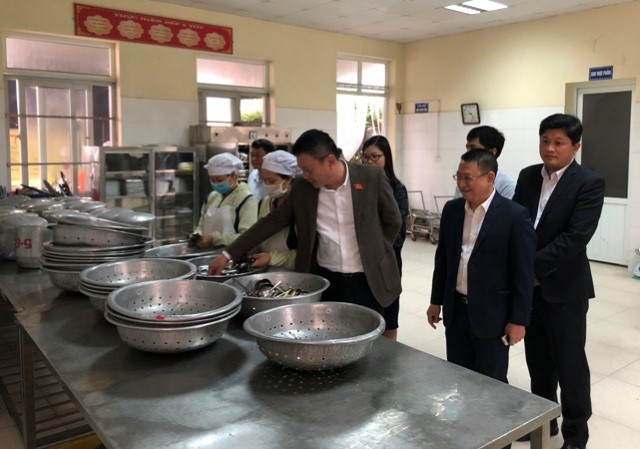 Ban Văn hóa - Xã hội giám sát việc đầu tư cơ sở vật chất, trang thiết bị dạy học đối với các trường công lập