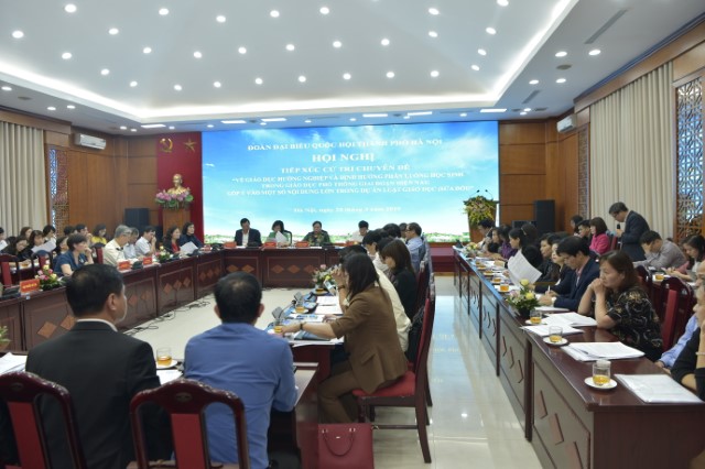 Đoàn đại biểu Quốc hội thành phố Hà Nội tiếp xúc cử tri chuyên đề 