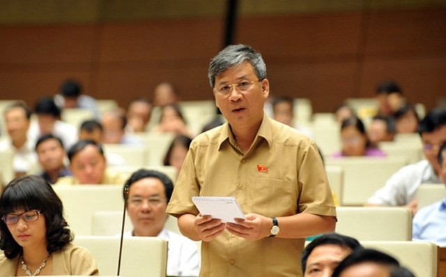 Đại biểu Nguyễn Anh Trí phát biểu tại Hội trường về dự án Luật Kiến trúc