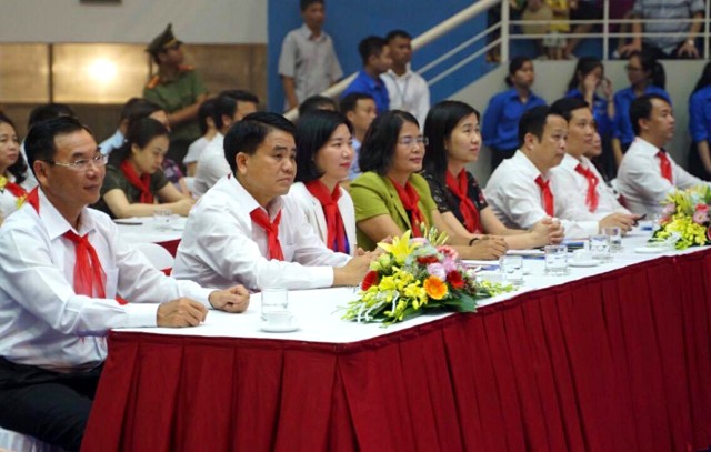 PCT Phùng Thị Hồng Hà cùng lãnh đạo Thành phố và Thiếu nhi Thủ đô chung vui “Đêm hội trăng rằm” 