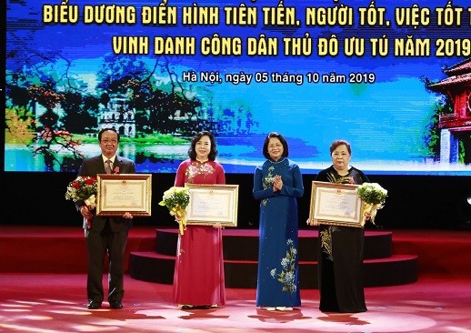 Vinh danh Công dân Thủ đô ưu tú năm 2019 - Chủ tịch HĐND TP đón nhận Huân chương Lao động hạng Nhất