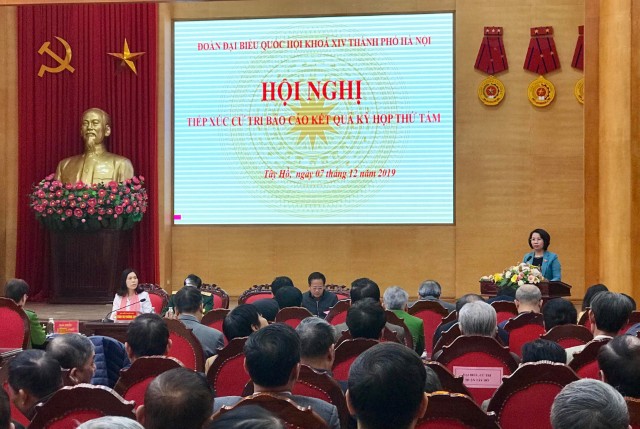 Các vị đại biểu Quốc hội thành phố Hà Nội tiếp xúc cử tri các quận Ba Đình, Tây Hồ, Hoàn Kiếm sau kỳ họp thứ 8 Quốc hội khóa XIV