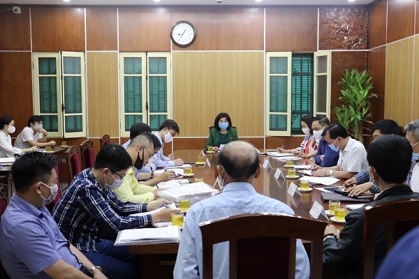 Phó Chủ tịch Phùng Thị Hồng Hà tiếp công dân theo vụ việc