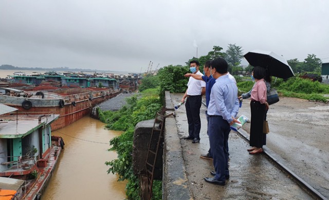 Khảo sát khai thác cát, sỏi lòng sông và quản lý bến thủy nội địa tại huyện Thường Tín