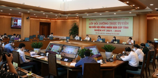 Bồi dưỡng đại biểu Hội đồng nhân dân cấp tỉnh theo hình thức trực tuyến