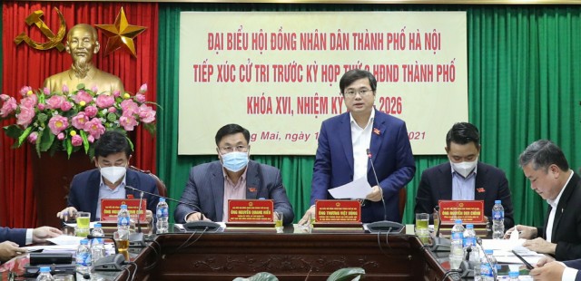 Đại biểu HĐND Thành phố TXCT trước kỳ họp thứ 3 HĐND Thành phố khóa XVI nhiệm kỳ 2021 - 2026 tại đơn vị bầu cử số 08 quận Hoàng Mai.