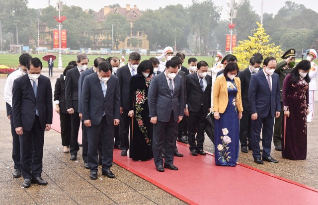 Lãnh đạo thành phố Hà Nội viếng Chủ tịch Hồ Chí Minh và tưởng niệm các Anh hùng liệt sĩ 