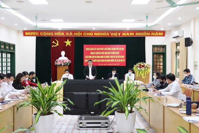 Ban Pháp chế HĐND Thành phố giám sát việc thực hiện tổ chức bộ máy và sử dụng biên chế tại thị xã Sơn Tây