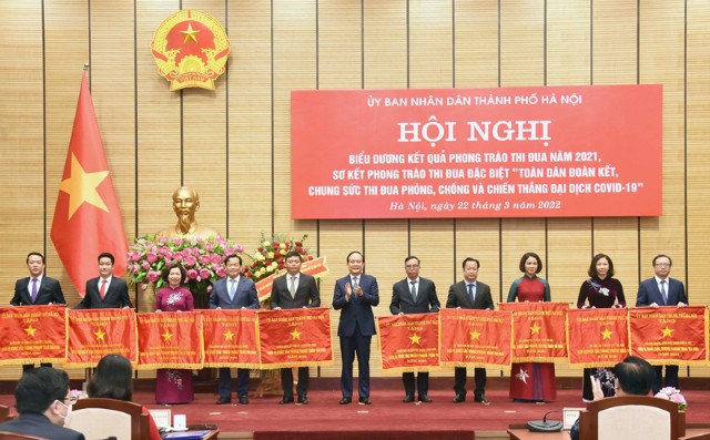 Thành phố Hà Nội biểu dương nhiều tập thể có thành tích xuất sắc trong phong trào thi đua 