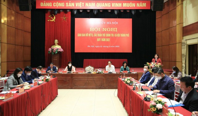 Giao ban giữa Thường trực Thành ủy với Ủy ban Mặt trận Tổ quốc Việt Nam thành phố và các đoàn thể chính trị - xã hội Thành phố
