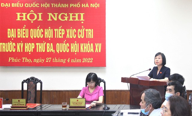 Phó Trưởng đoàn chuyên trách Đoàn ĐBQH TP Phạm Thị Thanh Mai tiếp xúc cử tri tại huyện Phúc Thọ