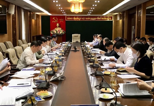 Ban Kinh tế-Ngân sách họp thẩm tra nội dung chuẩn bị kỳ họp thứ 4 HĐND thành phố Hà Nội khóa XVI