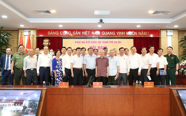 Tổng Bí thư Nguyễn Phú Trọng và đại biểu Quốc hội tiếp xúc cử tri trước kỳ họp thứ 3, Quốc hội khóa XV