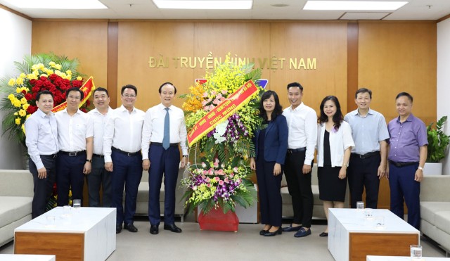 Phó Bí thư Thành ủy, Chủ tịch HĐND TP Nguyễn Ngọc Tuấn thăm, chúc mừng Bộ Thông tin và Truyền thông, các cơ quan báo chí