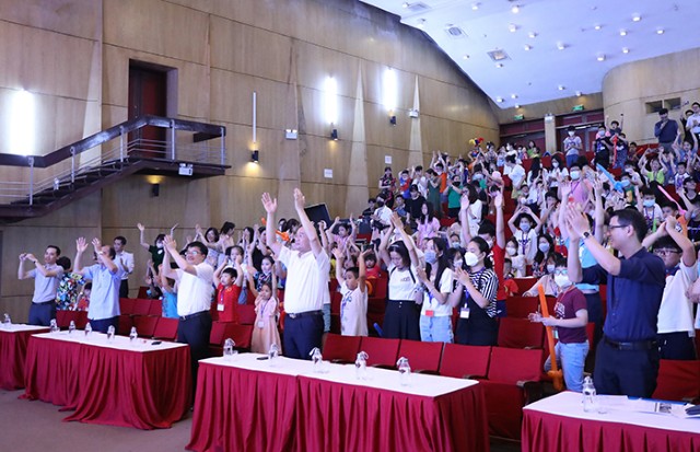 Rộn ràng Tết thiếu nhi của con cán bộ, công chức Văn phòng Thành ủy - Văn phòng Đoàn ĐBQH và HĐND TP - Văn phòng UBND TP