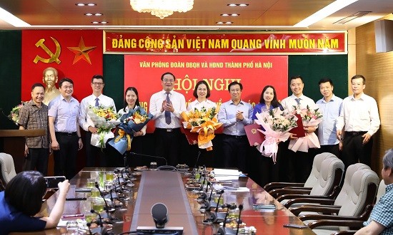 Trao quyết định bổ nhiệm lãnh đạo cấp phòng thuộc Văn phòng Đoàn ĐBQH và HĐND TP Hà Nội