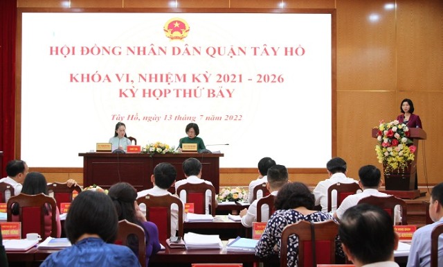 Phó Chủ tịch Thường trực HĐND Thành phố Phùng Thị Hồng Hà dự kỳ họp thứ 7 HĐND Quận Tây Hồ 