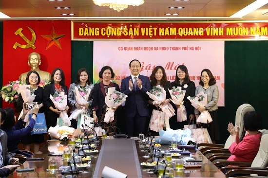 Cơ quan Đoàn ĐBQH và HĐND thành phố Hà Nội: Gặp mặt chúc mừng Ngày phụ nữ Việt Nam 20/10
