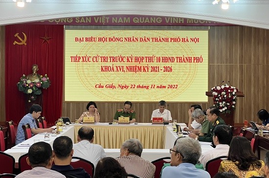 Đại biểu HĐND Thành phố tiếp xúc cử tri tại quận Cầu Giấy