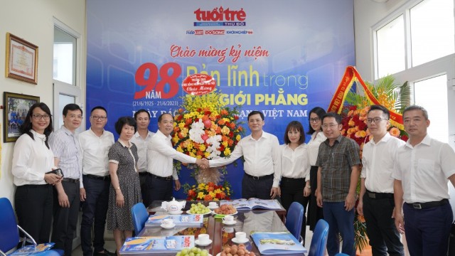Phó Chủ tịch HĐND Thành phố Phạm Quí Tiên thăm, chúc mừng Đài Phát thanh - Truyền hình Hà Nội và Báo Tuổi trẻ Thủ đô