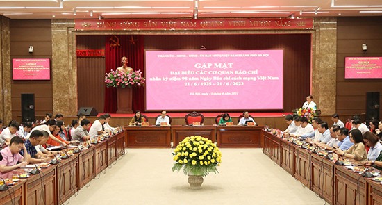 Lãnh đạo thành phố Hà Nội gặp mặt đại biểu các cơ quan báo chí 